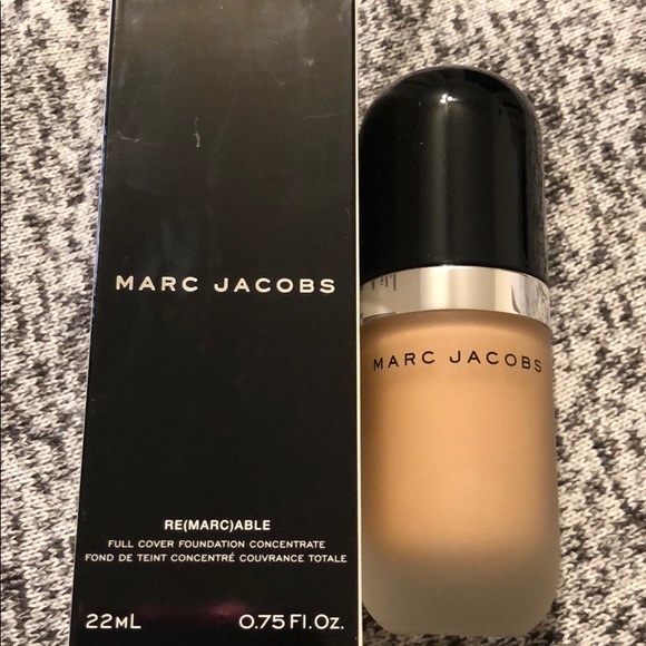 Marc Jacobs 46 Golden Deep Re(Marc)able Remarcable Foundation - Picture 2 of 3